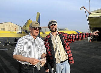 SAMKJØRT TEAM: Pilot Mac MvGregor og assistent John Cole.