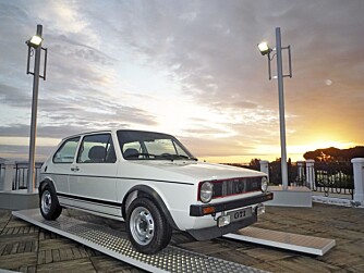 Første generasjon Golf GTI kom i 1975, og skapte et nytt segment med muskelsterke kombikupéer. Første generasjon Golf GTI kom i 1975, og skapte et nytt segment med muskelsterke kombikupéer.