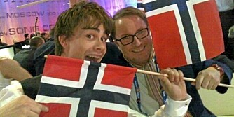 MORO i MOSKVA: Google har regnet ut at Aleksander Rybak vinner Eurovision Song Contest 2009. Her er hovedpersonen avbildet etter semifinalen, sammen med NRKs Per Sundnes.