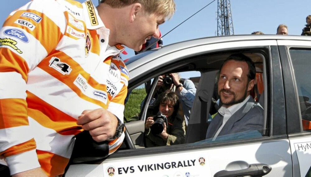 PASSIAR: Henning Solberg og kronprins Haakon deltok som kartleser og sjåfør da Viking Rally 2009 startet i Oslo mandag. Foto: Erlend Aas / SCANPIX