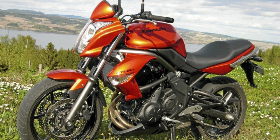 Kawasaki ER6N 2009 test