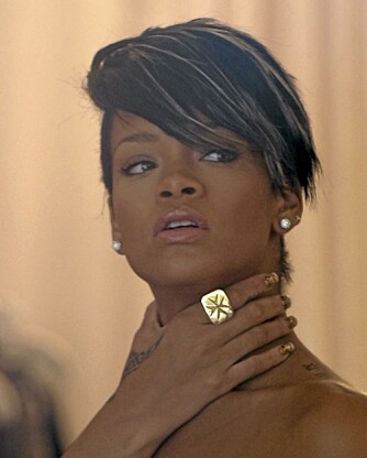 Chris Brown skal ha strupet Rihanna så hun mistet bevisstheten.