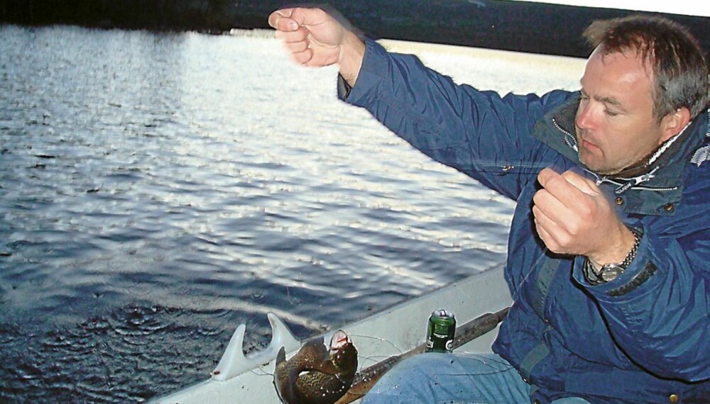 IKKE SPORTSFISKE: Fiske med oter faller vel strengt tatt utenfor definisjonen på sportsfiske, men det er gøy og effektivt, gliser Georg. IKKE SPORTSFISKE: Fiske med oter faller vel strengt tatt utenfor definisjonen på sportsfiske, men det er gøy og effektivt, gliser Georg.