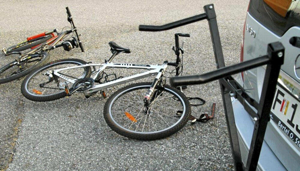 OOOPS! Ligger syklene strødd? Da har du enten festet dem for dårlig - eller du har ett av mange farlige sykkelstativer.