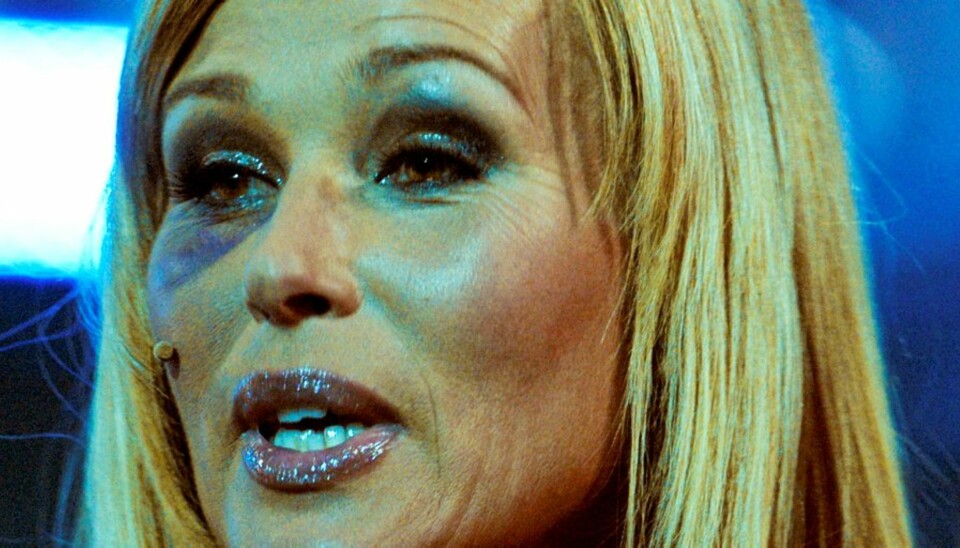 MOBBET: Dorthe avslører at hun fikk et sjikanerende brev fra en seer som syns hun var for tykk til å være på TV. - Det var ikke så hyggelig, innrømmer kjoledivaen.