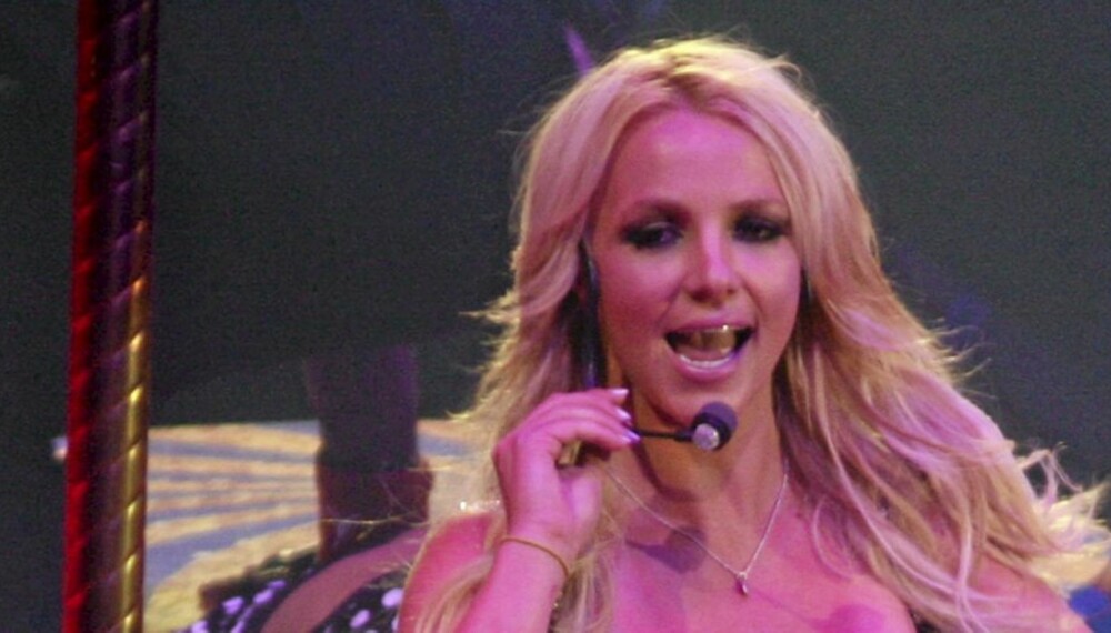 FORELSKET I AGENTEN: Britney Spears skal ha et ekstra godt øye til agenten sin, Jason Trawick.