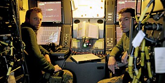 KONTROLLROM: Herfra styrer major Paal Henriksrud og kaptein Thomas Tellmann missilene.