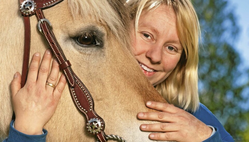 HEST ER BEST: Ingen tvil om hva som er Annettes store lidenskap. Og kontakt med dyrene holder henne frisk.