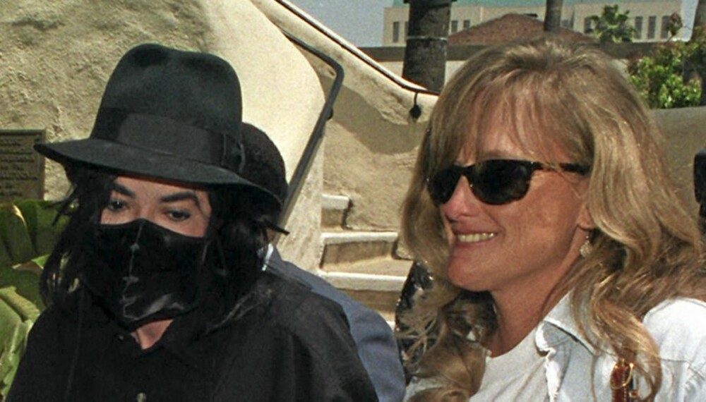 KREVER BARNA: Debbie Rowe og Michael Jackson var gift mellom 1996 og 1999. Nå krever hun foreldretten til de to eldste Jackson-barna.