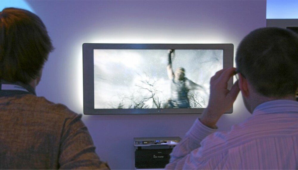 FILM I 3D: Alt til neste år kan de første produktene for 3D i hjemmet se dagens lys. På IFA viser Philips frem sin 21:9 film-TV med 3D-funksjonalitet.