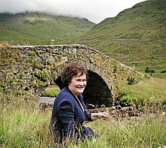 Bildene som skal pryde album-coveret vise en smilende og opplagt Susan i sitt rette element - høylandet.