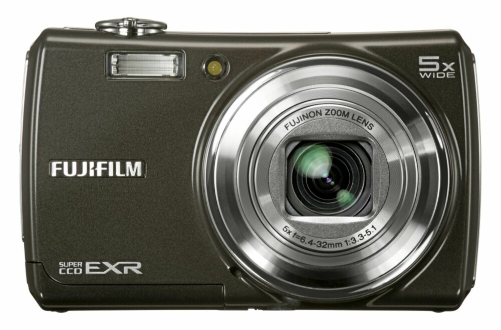 TOPPKARAKTER: Dette kompaktkameraet fra Fujifilm får toppkarakter fra vår tester.