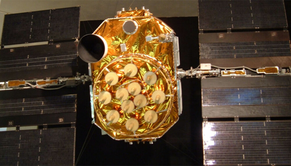SLIK SER DEN UT: Dette er et bilde av en GPS-satellitt før den ble sendt ut i verdensrommet.