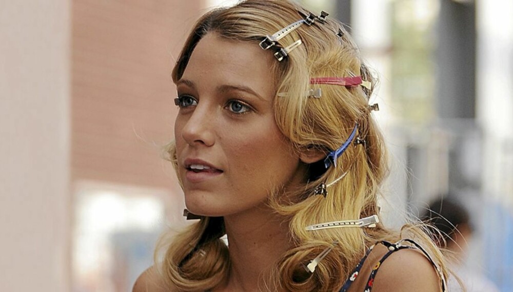 SPENNENDE HÅRTIPS: Kjendisene og deres stylister har mange snedige råd for å unngå bad hair days. Her Blake Lively fra Gossip Girl.