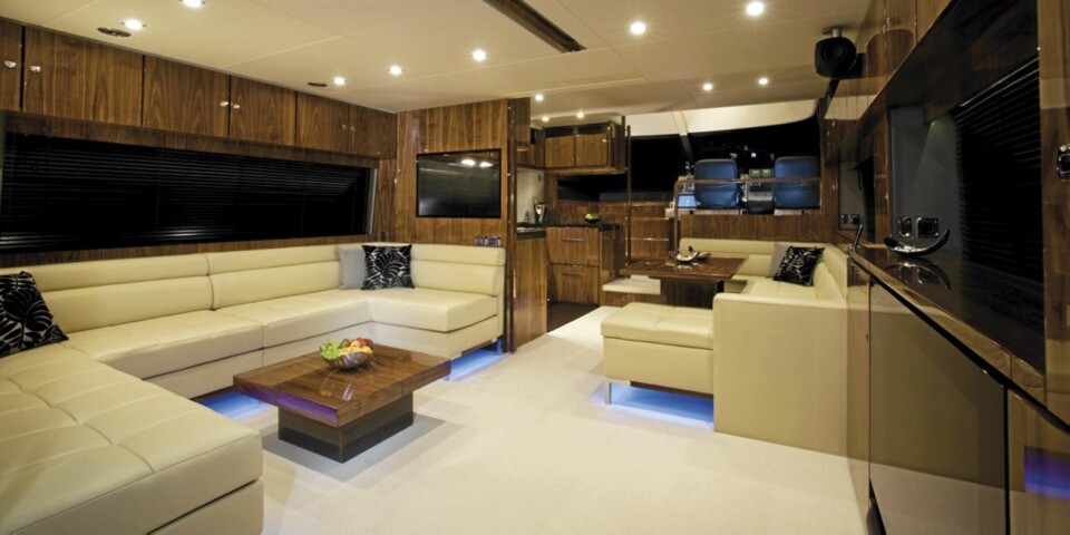Fairline 65