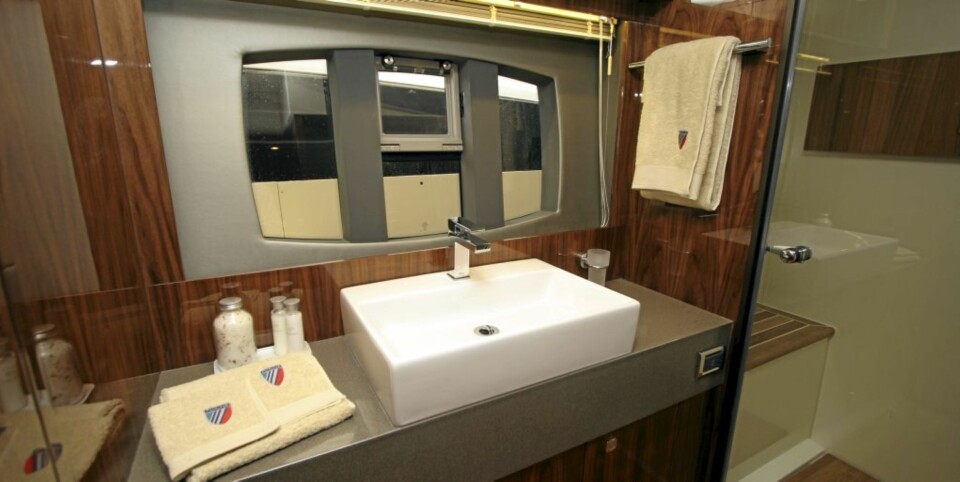 Fairline 65