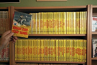 KOMPLETTEN: Vidar har selvsagt Kane-bøkene i første opplag, samt den aller førset Kane-boka ""Texas ranger"", som kom ut året før serien skjøt fart.