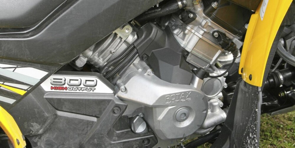 SKIKKELIG LIV: V-twin-motoren er produsert av østerrikske Rotax. Den er stor og sterk og gir skikkelig liv til renegaden.