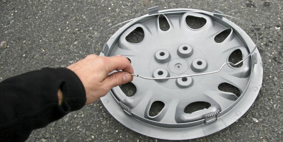 METALLRING: Merk at den avstivende metallringen bør være på plass. Og sjekk samtidig at du plasserer kapselen slik at ventilen er lett tilgjengelig.