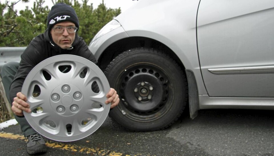 VERDIFORSKJELL: Denne plastbiten koster bare en brøkdel av produsentens originale plastbit.