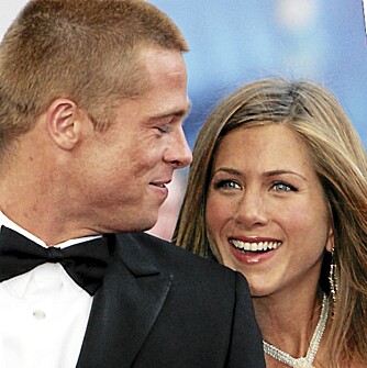 LYKKELIG: Det er ingen tvil om at Jennifer og Brad var stormende forelsket. Desserre skilte paret seg i 2005.