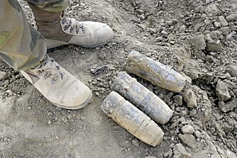 GRANATER: Forsvarets bomebeksperter finner litt av hvert i Afghanistan - her en knippe granater. GRANATER: Forsvarets bomebeksperter finner litt av hvert i Afghanistan - her en knippe granater.