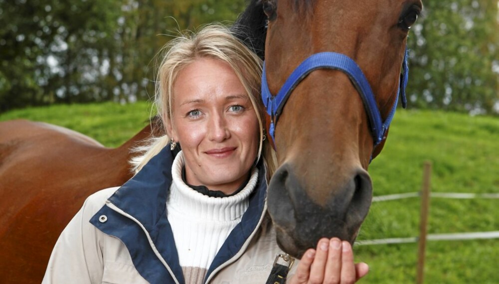 Bente Christina Kaste har skrevet bok om da moren døde av kreft. Bente Christina Kaste har skrevet bok om da moren døde av kreft.