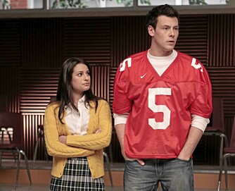 Nerdete Rachel (Lea Michele) og populære Finn (Cory Monteith) er to av hovedpersonene i serien.