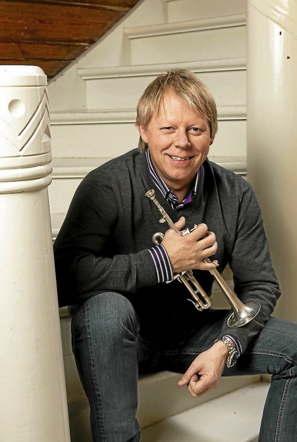 JULE-CD: 'Desemberstemninger' er tittelen på den doble CD-en som Ole Edvard Antonsen har laget til denne julen. Han lover klassiske perler og tradisjonell julemusikk for et bredt publikum.