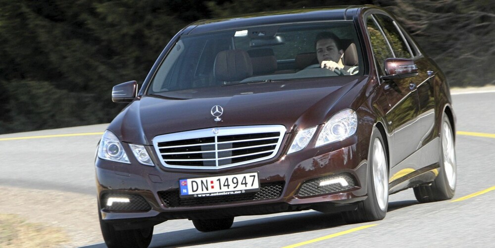 Mercedes E-Klasse får toppkarakter både hos Car og klikk.no. Mercedes E-Klasse får toppkarakter både hos Car og klikk.no.