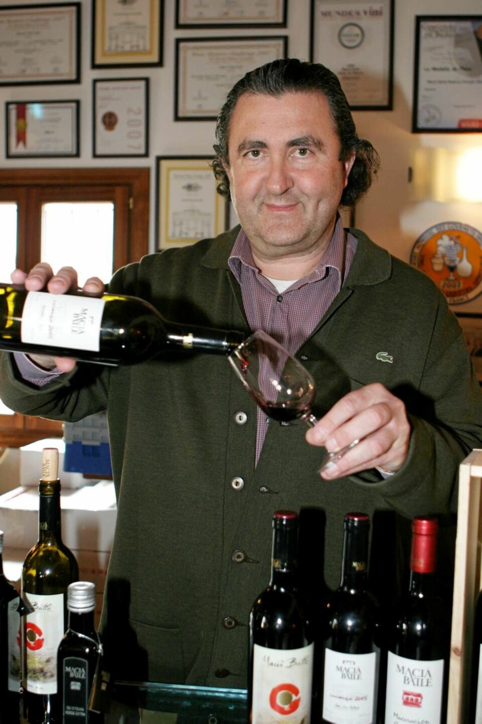 GODE VINER: I bodegaen Macia Batle i landsbyen Santa Maria del Camí kan du teste mallorkanske  viner. I 2001 og 2004 vant husets
'reserva' gull i internasjonale blindtester. Ramon Servalls Batle er
femte generasjon.