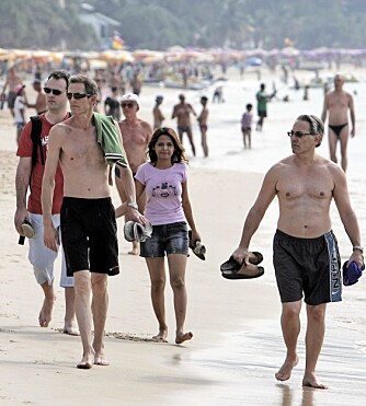 ASIASYDEN: Turistene strømmer til asiatiske land som aldri før. Molstad spår at kineserne snart vil komme etter og invadere land som Kambodsja, Laos, Vietnam og Thailand. Her turister på Patong Beach i Phuket, Thailand.