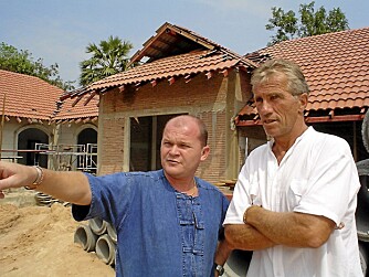 SUKSESSDUOEN: Thor Olaf Hegna og Kalle Kristensen da byggetempoet var i ferd med å ta helt av .