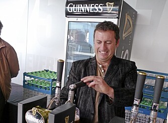 NASJONALØLET: Det verdensberømte Guinness-ølet kommer fra Dublin og på besøkssenteret kan du både få tappesertifikat og en pint eller to.