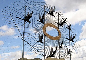 REKORDKUNST: Gjess i glideflukt er verdens største kunstverk laget av skrapjern og er å finne i Guinness Rekordbok.