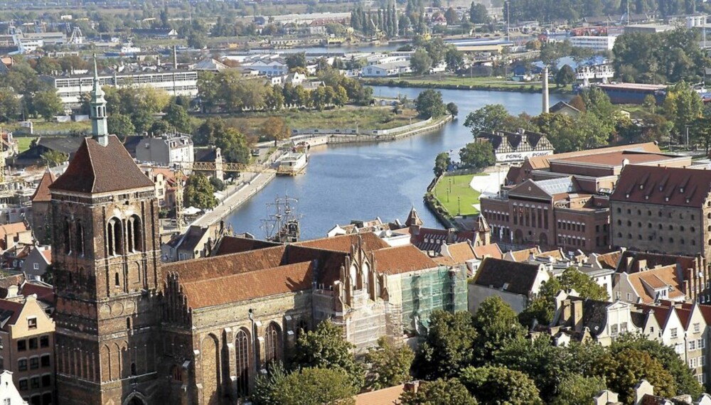TUTRISTMAGNET: Byen ved elven Vistula er blitt en turistmagnet på grunn av sin rolle i europeisk storpolitikk.