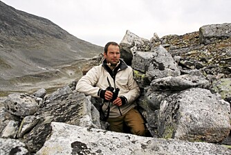 VEIDEMANNSTRADISJONER: Bård Eiliv er opptatt av historien i fjellet. Her viser han en fangstgrop.