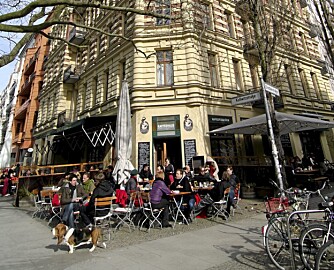 BERLIN: I helgene fylles Berlins kafeer og restauranter med familier og vennegjenger.