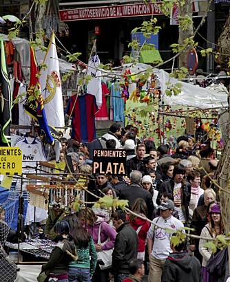 MARKED: Det syder av liv på Madrids berømte gatemarked.