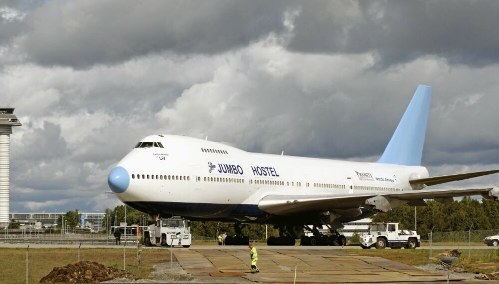 HOTELL MED VINGER: En Boeing 747 er alt man trenger.. PÅ Arlanda utenfor Stockholm er dett flyet gjort om til Vandrerhjem/hotell med 74 senger fordelt på 25 rom.