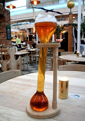 STILIG: Ølglassene på Bryggeriet er stilige, dog en smule vanskelig å drikke av. Men det er hele sjarmen.