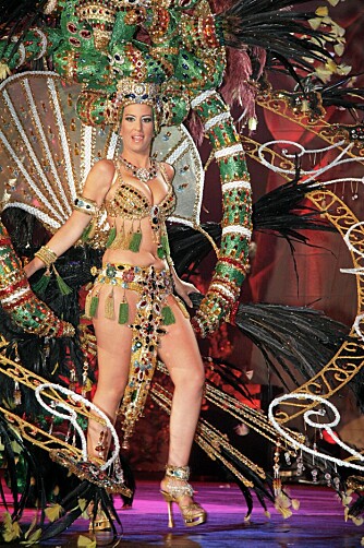 KOSTYMEBALL: Du trenger sponsorer for å bli karnevalets dronning når du vet at enkeltkostymer kan beløpe seg til 30 000-40 000 kroner.