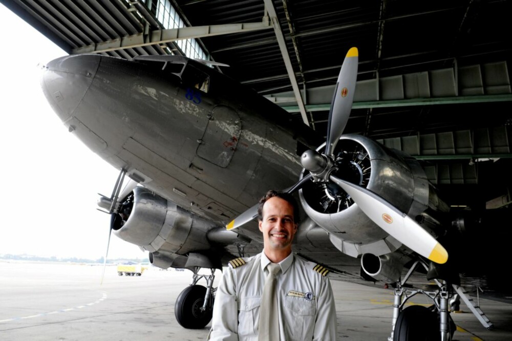 Pilot Martin Miller tar snart siste tur med sin ""Rosinenbomber"".
