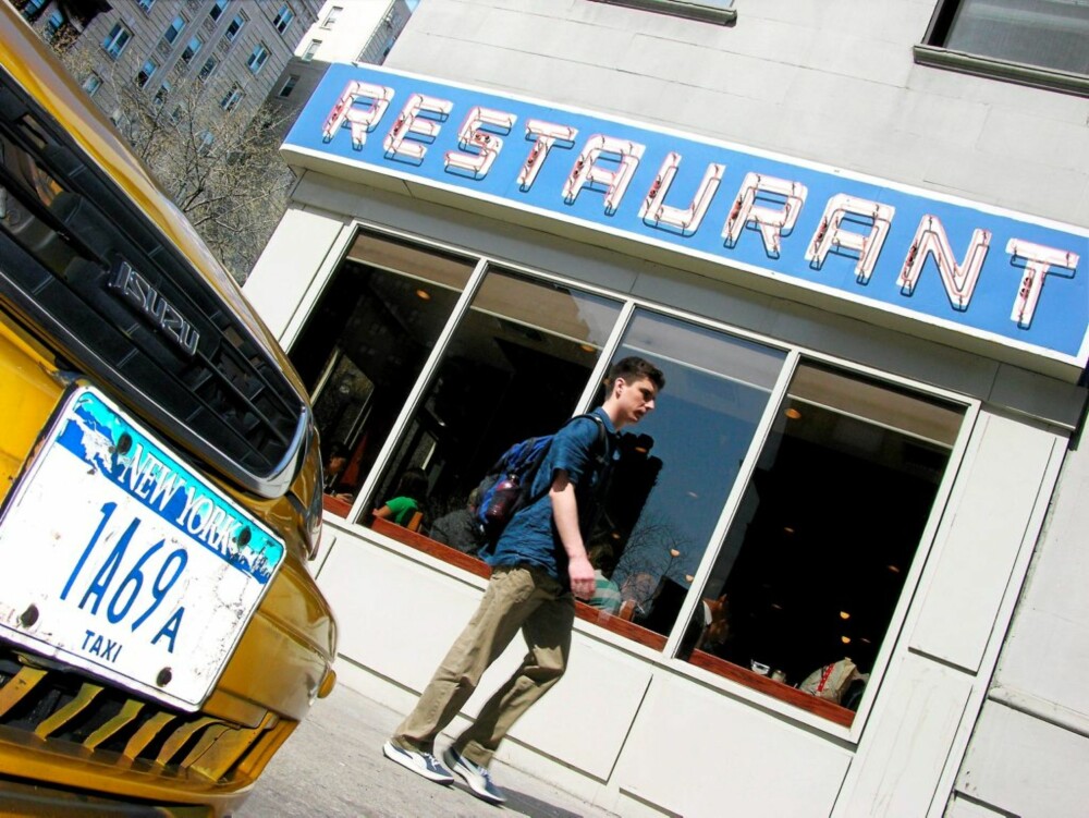 SEINFELDLØYPA: "Kenny Kramer's Reality Tour" svinger selvsagt innom Tom's Restaurant på Upper West Side, hvor Jerry Seinfeld fortsatt holder hus.