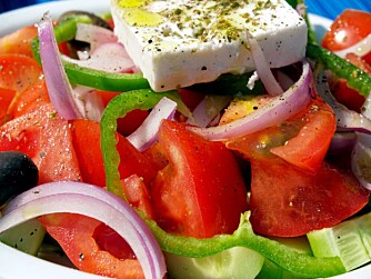 GRESK SALAT: Kanskje er det den deilige greske salaten som gjør at nordmenn har Hellas som sitt favorittland å feriere i?