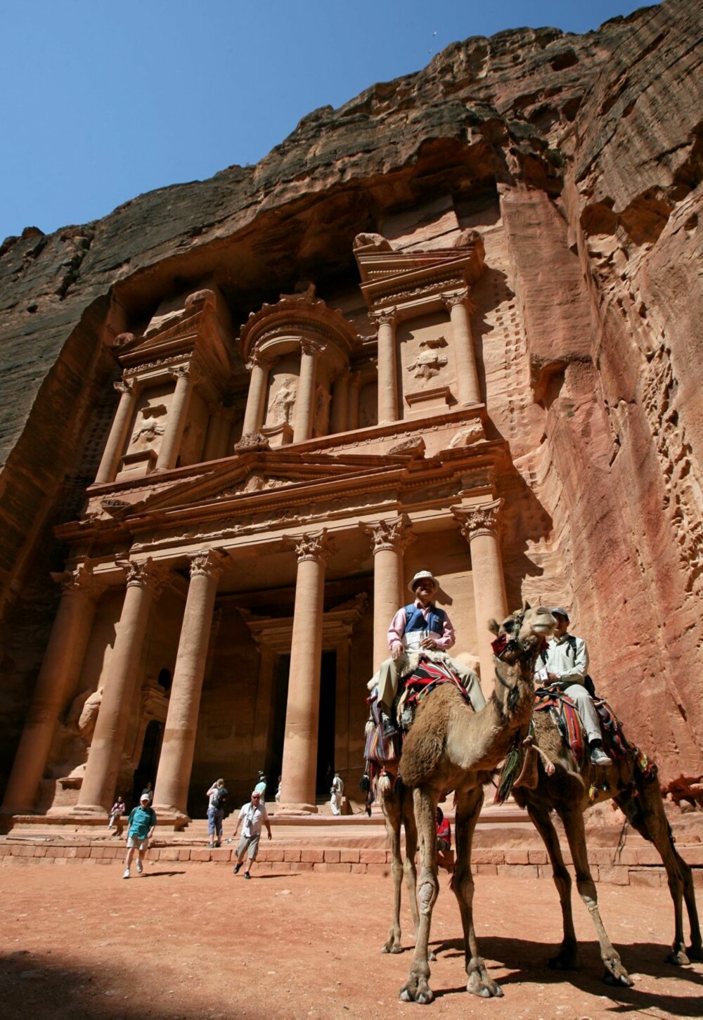 TURISTFELLE: Petra har lenge vært en populær attraksjon i Jordan. Enda mer populær ble byen etter at den ble kåret til ett av verdens syv nye underverker.