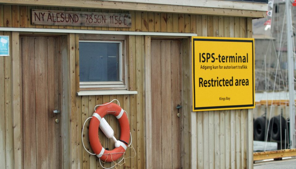 Advarer mot Svalbard-seilas