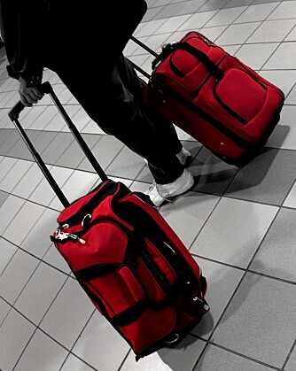 FORDEL LIKT: Fordel bagasjen likt mellom dere i to like store kofferter - utnytt kiloene som kan være til overs hvis dere pakker hver for dere.