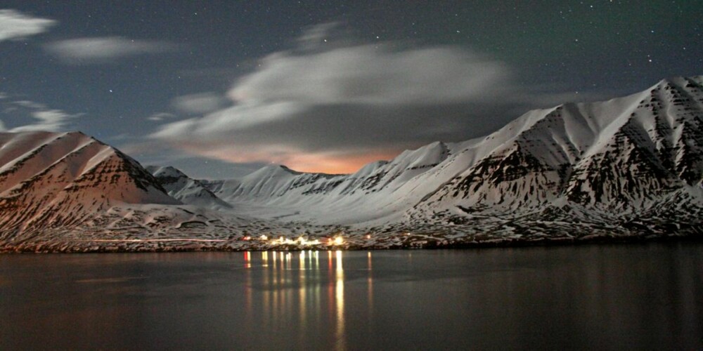 MØRKT: Vinternatt på Island.