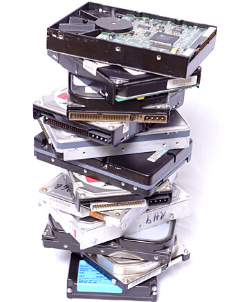 FLASKEHALS: Selv om harddiskteknologien har utviklet seg en god del de siste 10 årene, utgjør den roterende disken fortsatt en flaskehals i PC-en. Å kombinere to eller flere harddisker i et RAID-oppsett kan øke ytelsen.